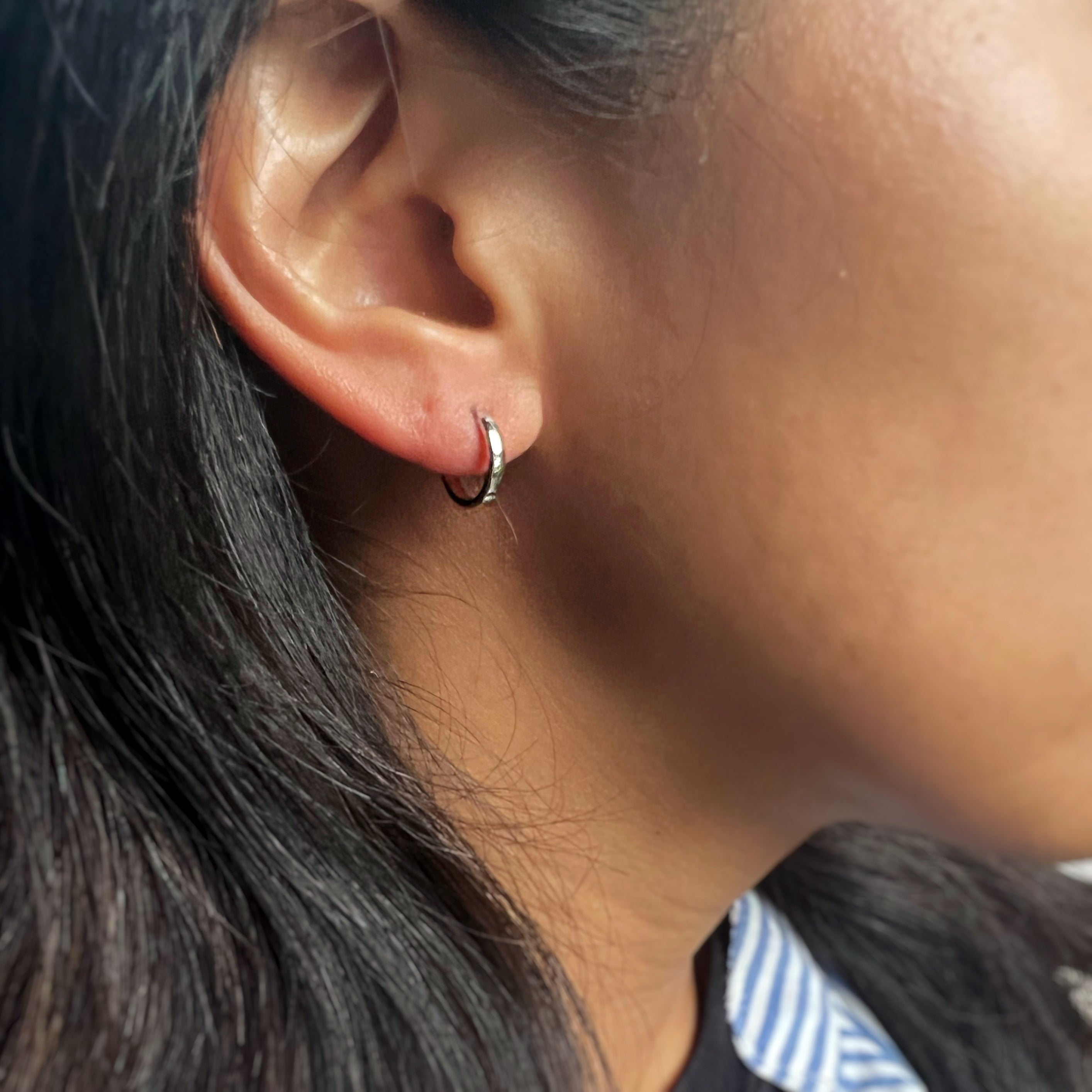 Reversible Dual-Tone Hoops